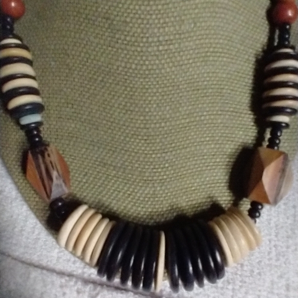 Black white brown huge African ethnic tribal wood beaded necklace - Picture 4 of 5